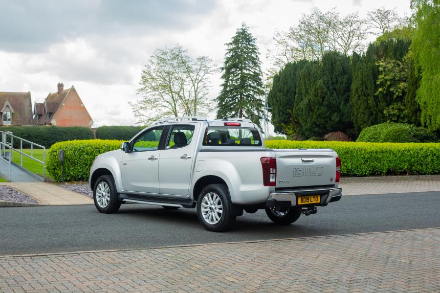  Isuzu D-Max Utah Double Cab 2017 года  (UK) (фото 4 из 10)